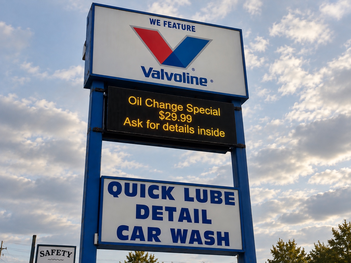 Port Huron Valvoline LED pylon sign advertising an oil change special