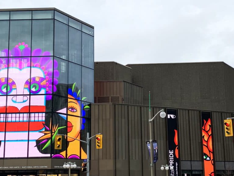 Transparent_LED_Screen,_Glass_LED_Screen,_Transparent_video_wall_for_Windows,_Showcases_of_Stores_1